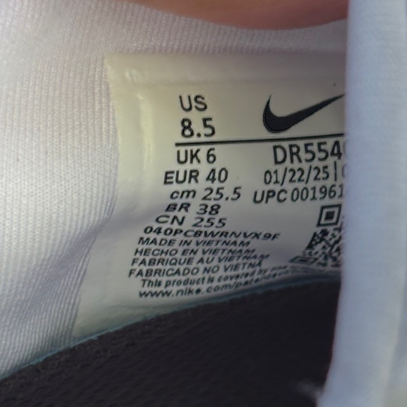 Nike go Flyease White and Black Slip-On Athletic Shoes - Picture 3 of 16